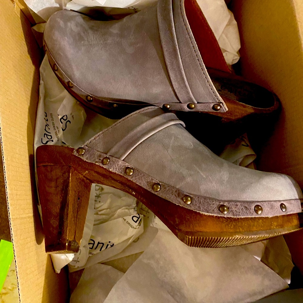 Sanita clogs